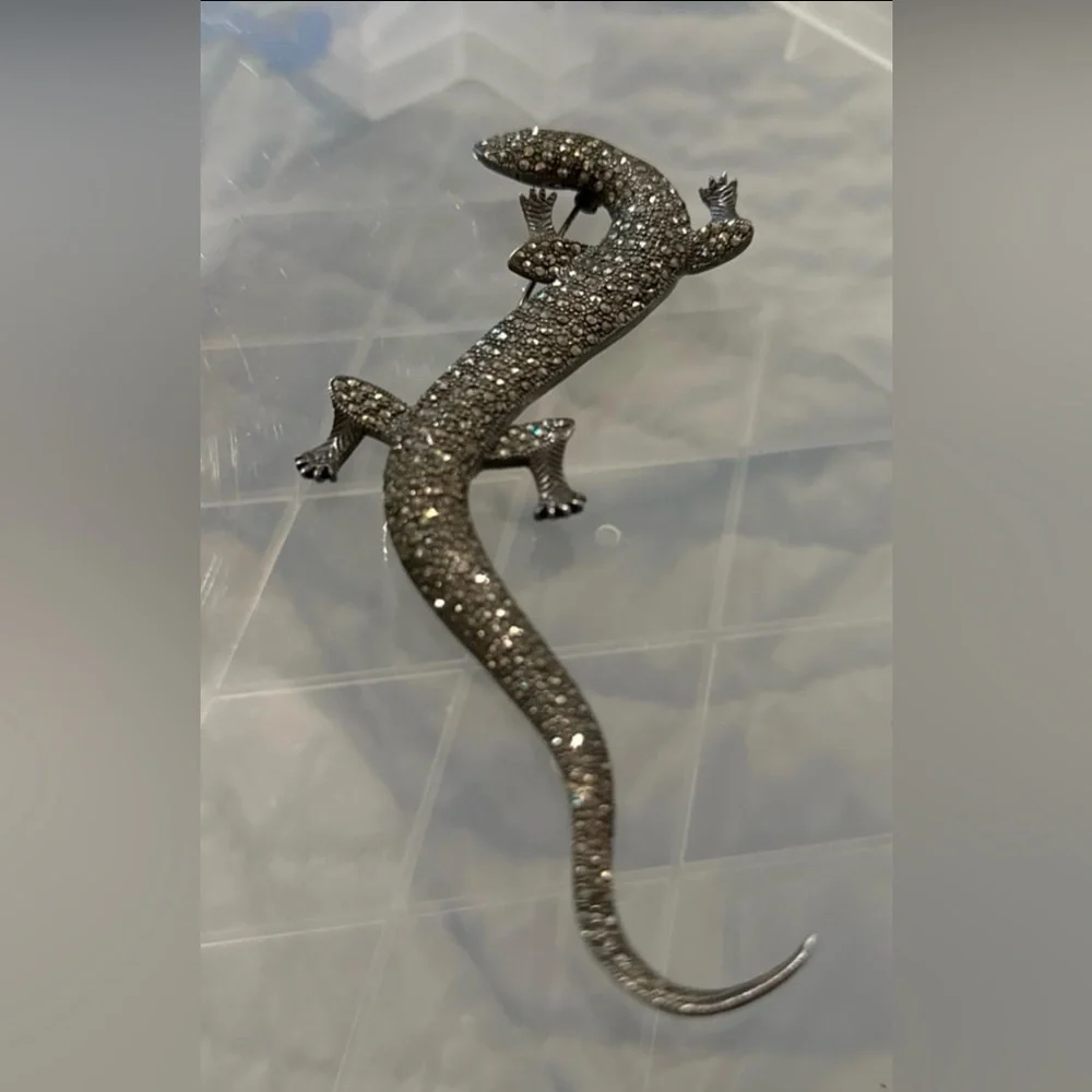 Elegant Sterling Silver Marcasite Lizard Brooch - Picture 1 of 3